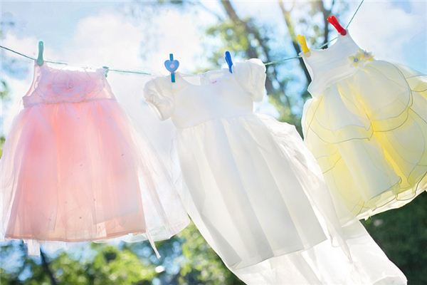 梦见穿衣服是什么意思 梦见穿衣服是什么意思