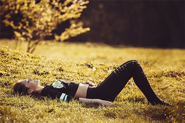 梦见自己衣服丢了 梦见自己衣服丢了