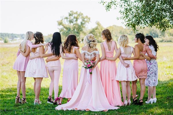 梦见伴娘是什么意思 梦见伴娘是什么意思