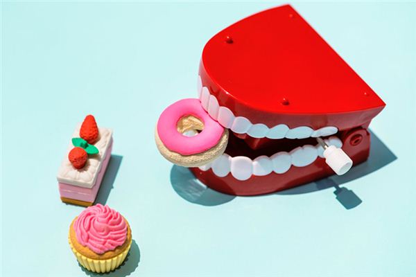 梦见假牙是什么意思 梦见假牙是什么意思