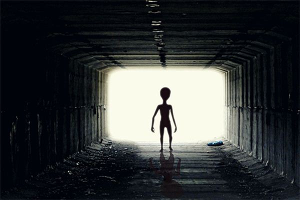 梦见奇怪的人是什么意思 梦见奇怪的人是什么意思