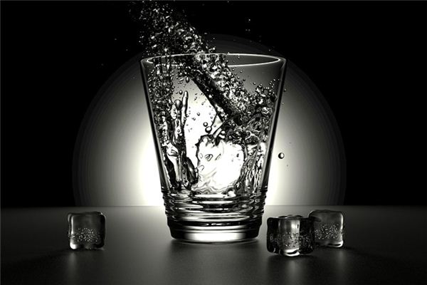 梦见倒水是什么意思 梦见倒水是什么意思