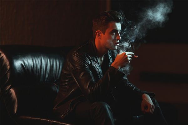 梦见抽烟是什么意思 梦见抽烟是什么意思