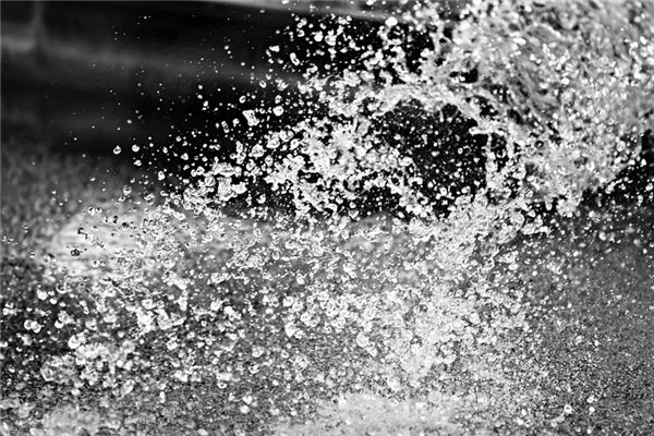 梦见水洒了是什么意思 梦见水洒了是什么意思