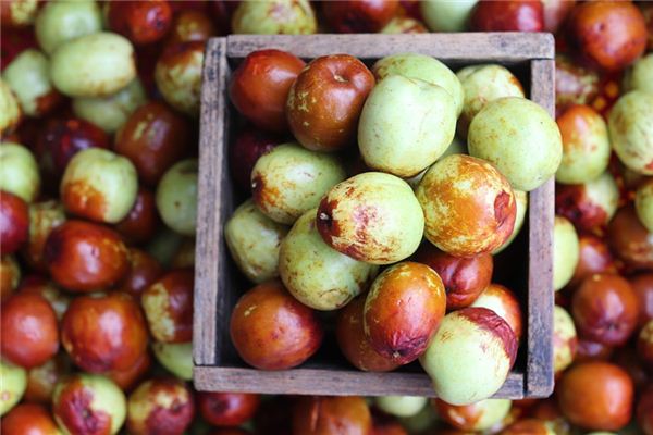 梦见偷青枣是什么意思 梦见偷青枣是什么意思