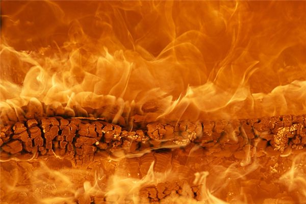 梦见火光冲天是什么意思 梦见火光冲天是什么意思