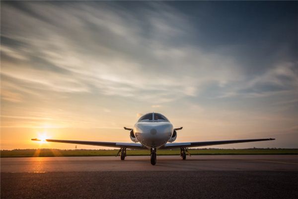 梦见开飞机是什么意思 梦见开飞机是什么意思