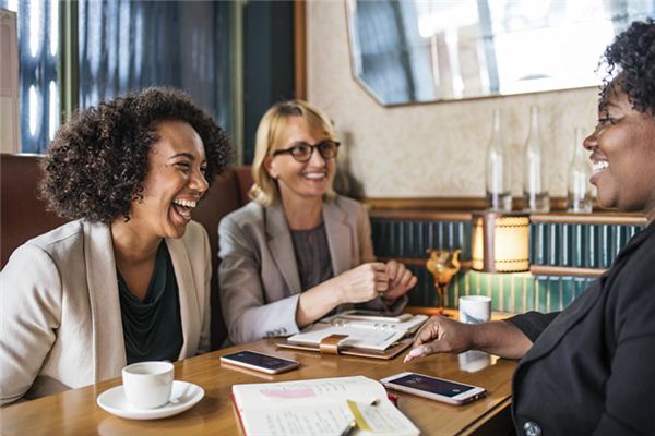 梦见有说有笑是什么意思 梦见有说有笑是什么意思