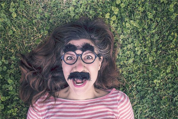 梦见变丑是什么意思 梦见变丑是什么意思