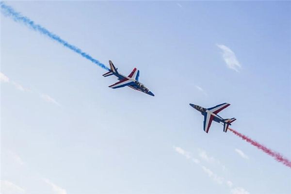 梦见飞机相撞是什么意思 梦见飞机相撞是什么意思