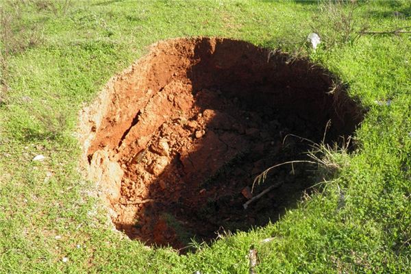 梦见天塌地陷是什么意思 梦见天塌地陷是什么意思